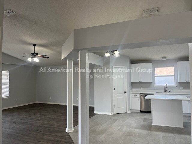 Building Photo - 1995 Catline Cir