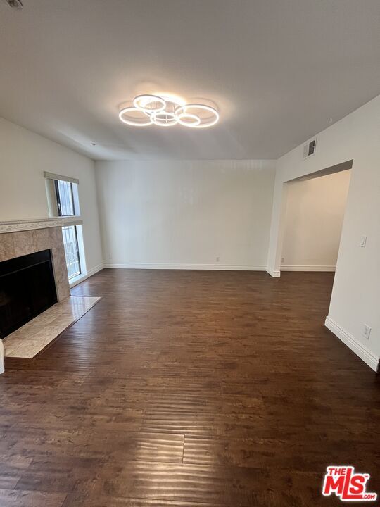 Building Photo - 443 S Gramercy Pl