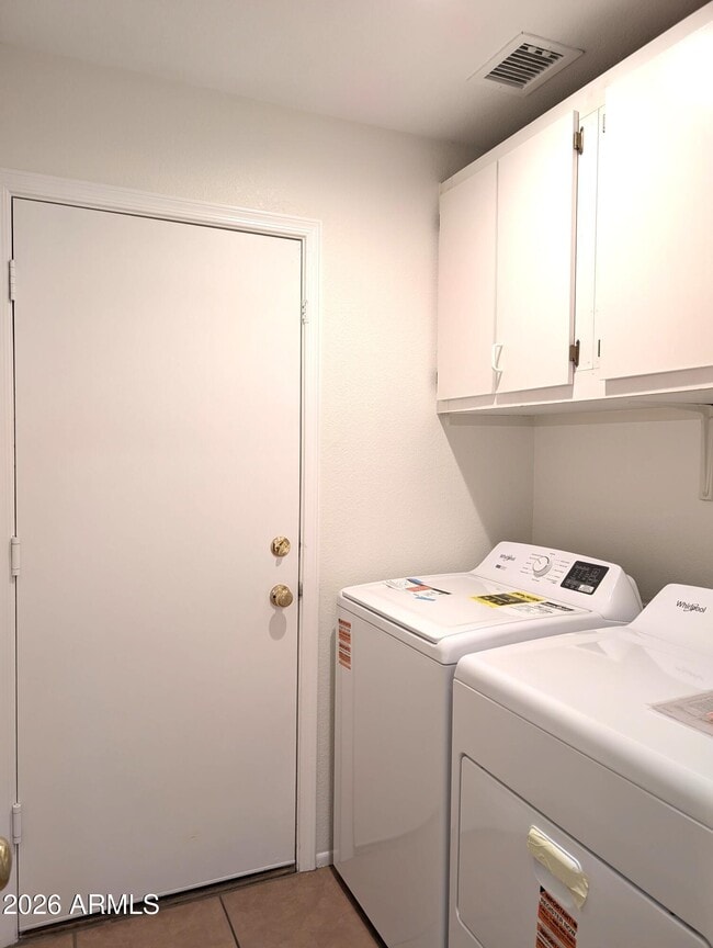 Building Photo - 2471 E Derringer Way