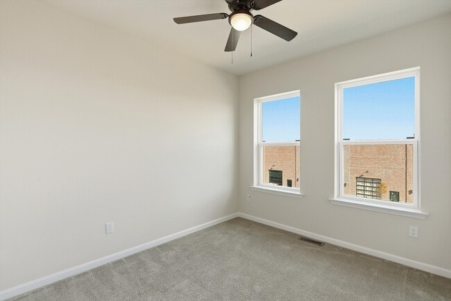 Building Photo - 12 Barton Ave