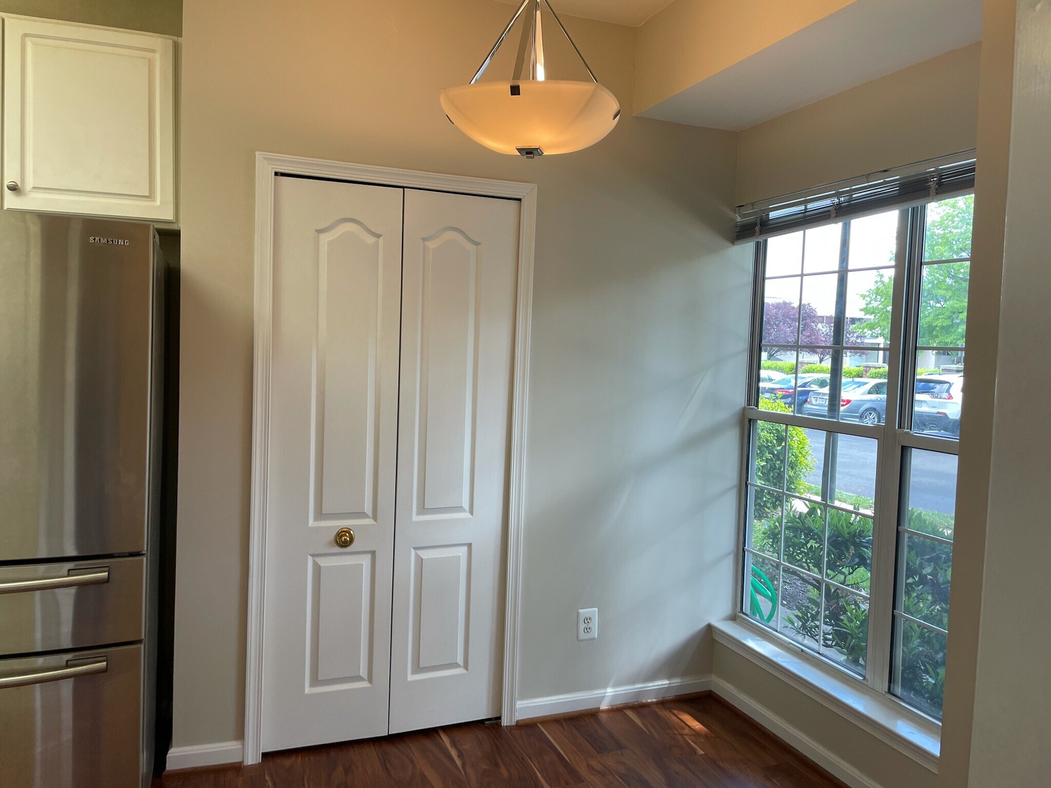 Kitchen - 1813 Kenwood Ave