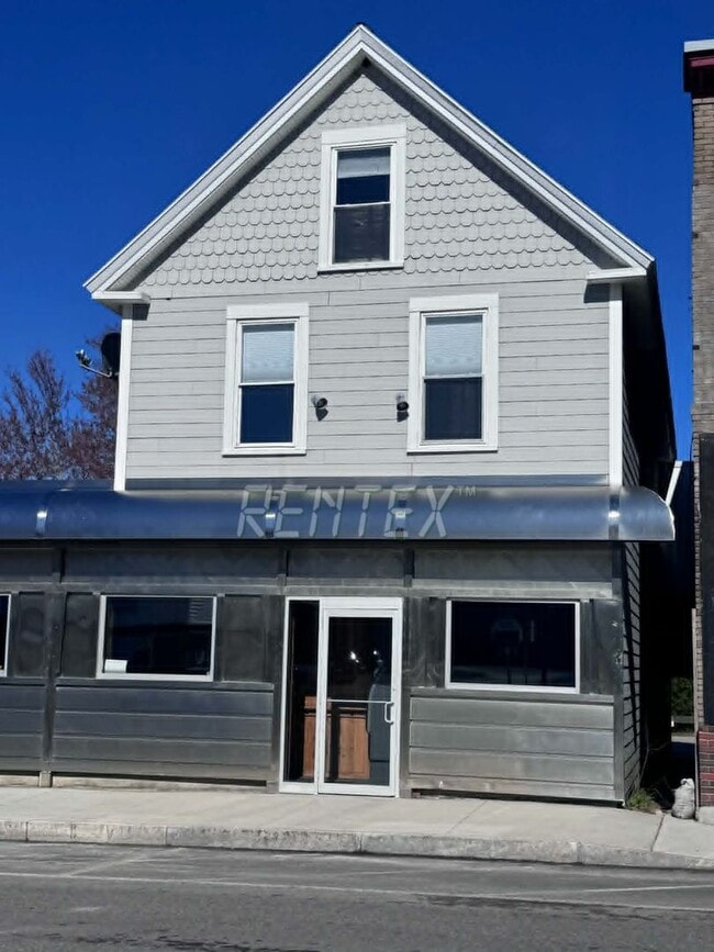 Building Photo - Apartment in Downtown Lisbon Falls