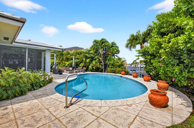 Building Photo - 30 Spanish River Dr