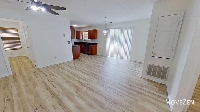 Building Photo - 509 Rosecrest Dr