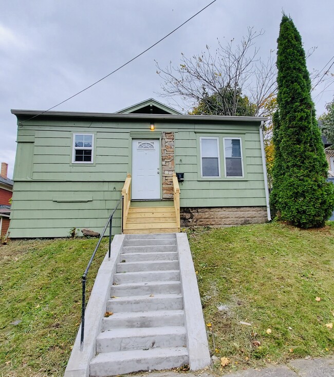 Primary Photo - 303 Laforte Ave