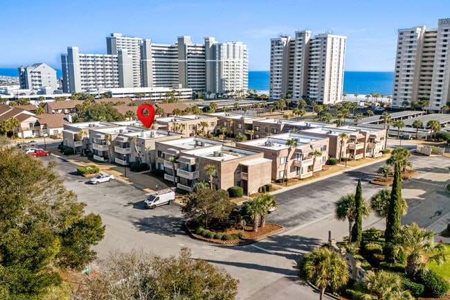 Building Photo - 10100 Lakeshore Dr