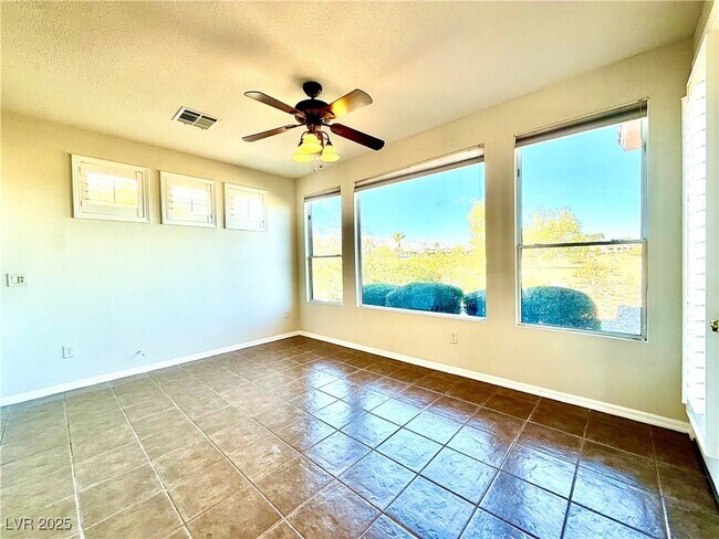 Building Photo - 10276 Romantico Dr