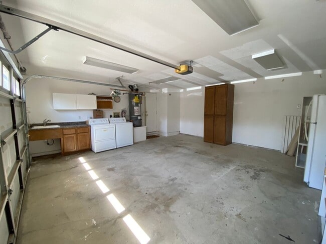 Building Photo - Remodeled Modern Single Story, Benicia