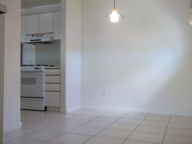 Building Photo - 1 bedroom, 1 bath, 1 assigned parking at t...