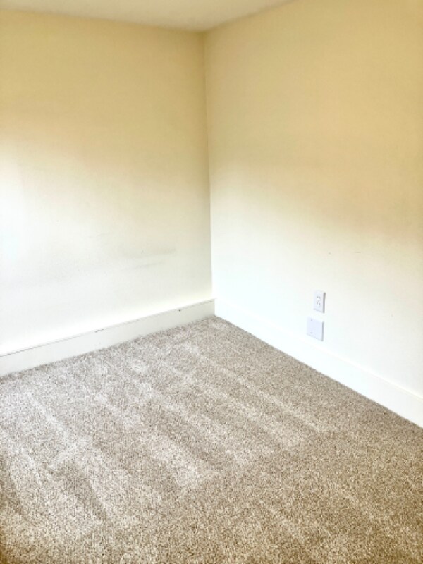 Building Photo - 2139 4th St