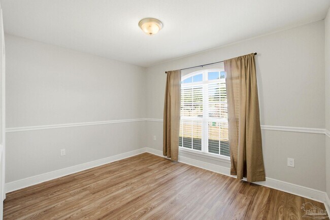 Building Photo - 8105 Nalo Creek Loop