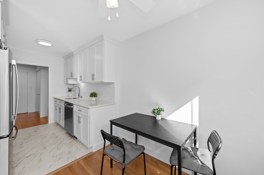 Building Photo - 131 Sewall Ave