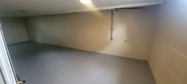 Building Photo - 95 Derhake Rd