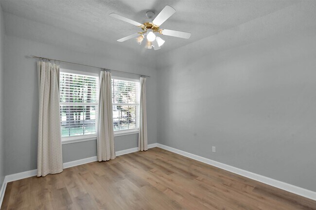 Building Photo - 84 Oak Grove Ln