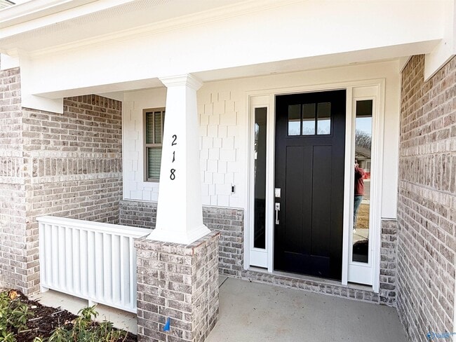 Building Photo - 218 Stockyard Cir