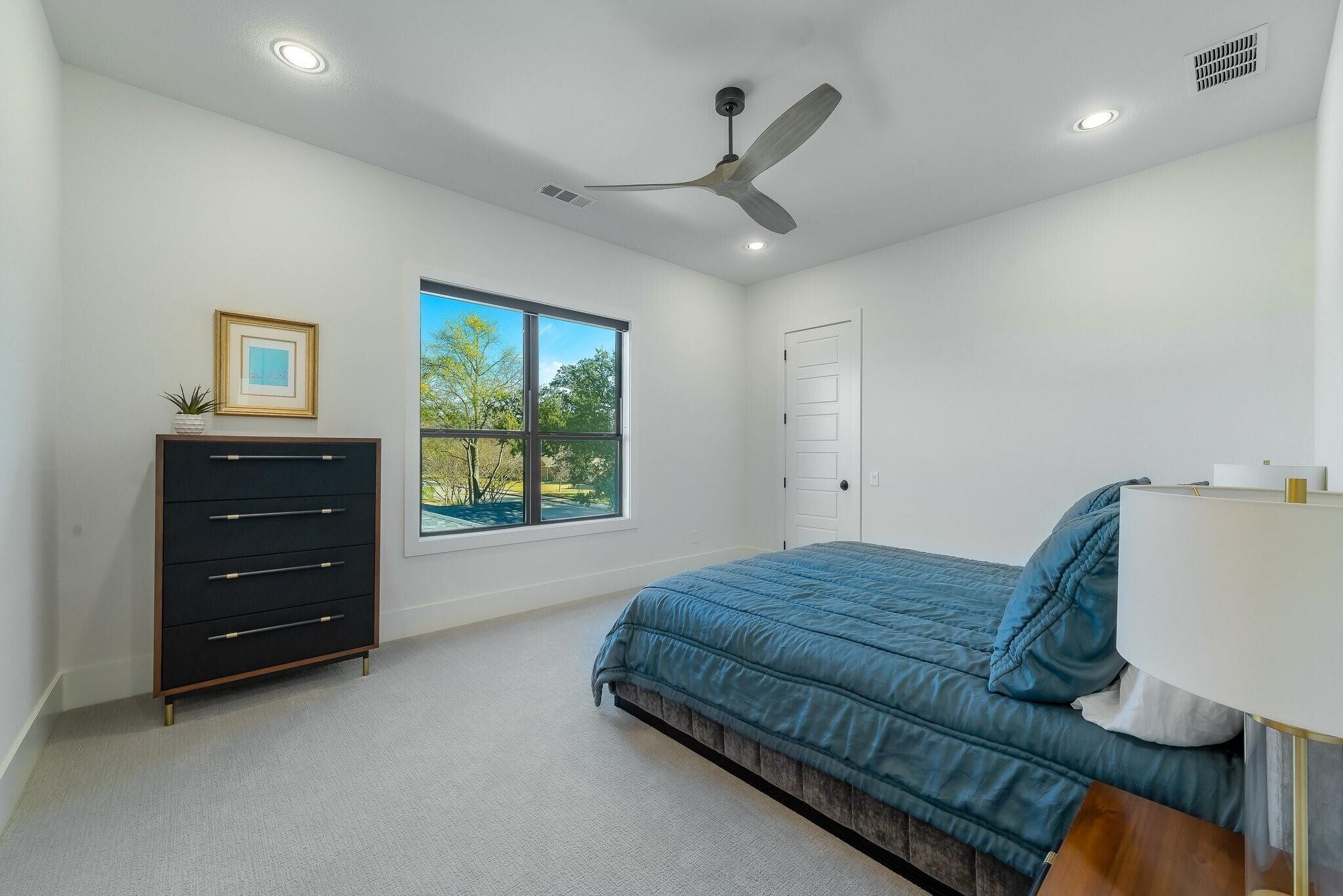 Building Photo - 3311 Regent Dr