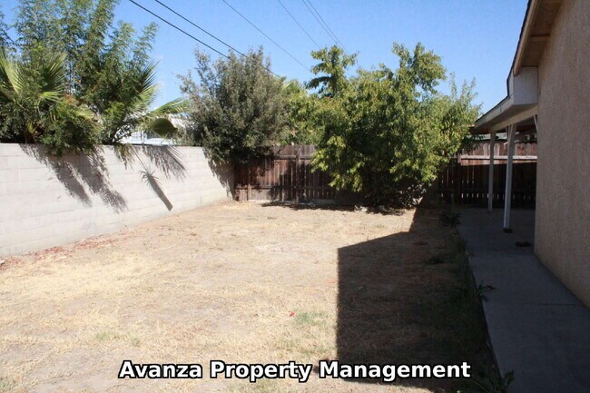 Building Photo - Home for Rent 3 Bed/2 Bath - 1,346 Sq Ft. Rent: $2,095/month Deposit: $2,195