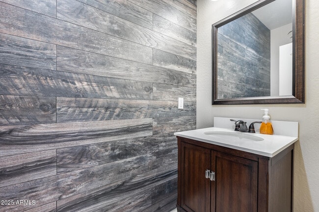 Building Photo - 6853 E Posada Cir