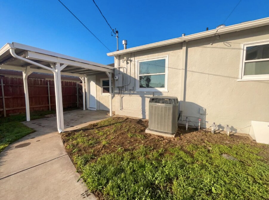 Building Photo - 3910 Ivy St