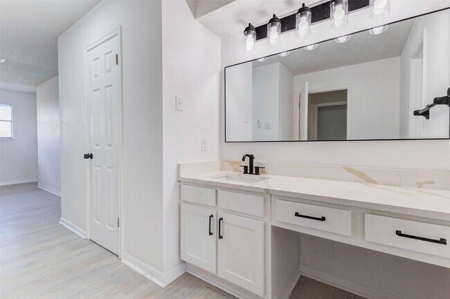 Building Photo - 2135 Casa Rio Cir