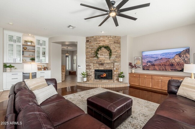 Building Photo - 5712 E Blue Sky Dr