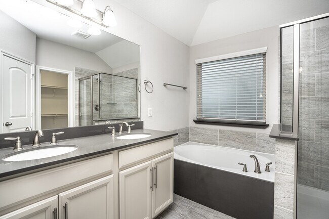 Building Photo - 2230 Falcon Brook Dr