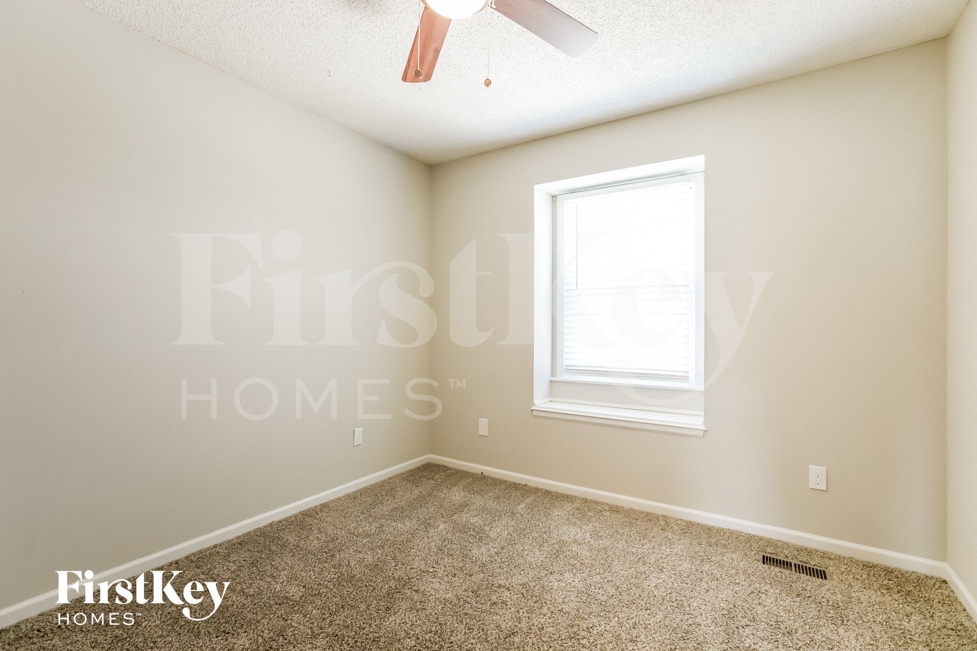 Building Photo - 1419 S Sheridan Bridge Pl