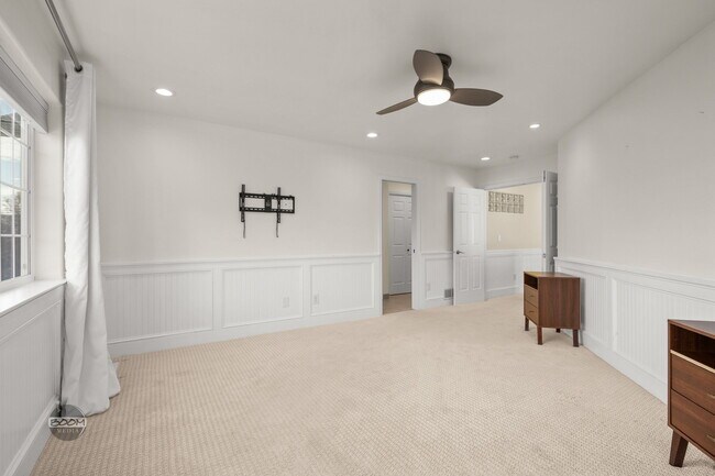 Building Photo - 11519 Discovery Park Dr