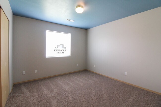 Building Photo - 3 Bedroom, 2 Bath Home in Kennewick
