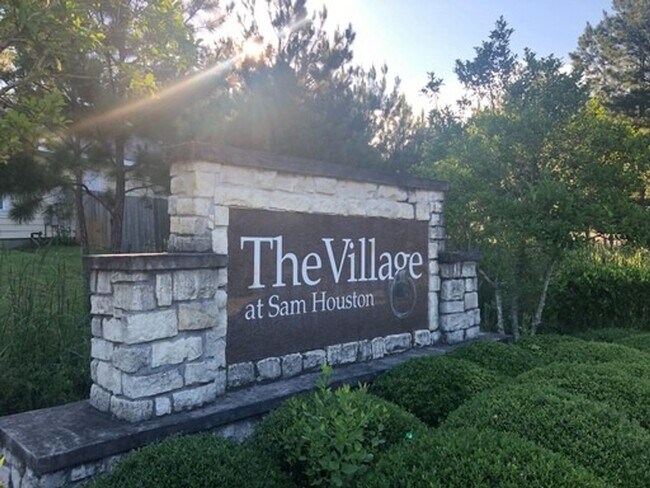 Building Photo - 148 Varsity Cir