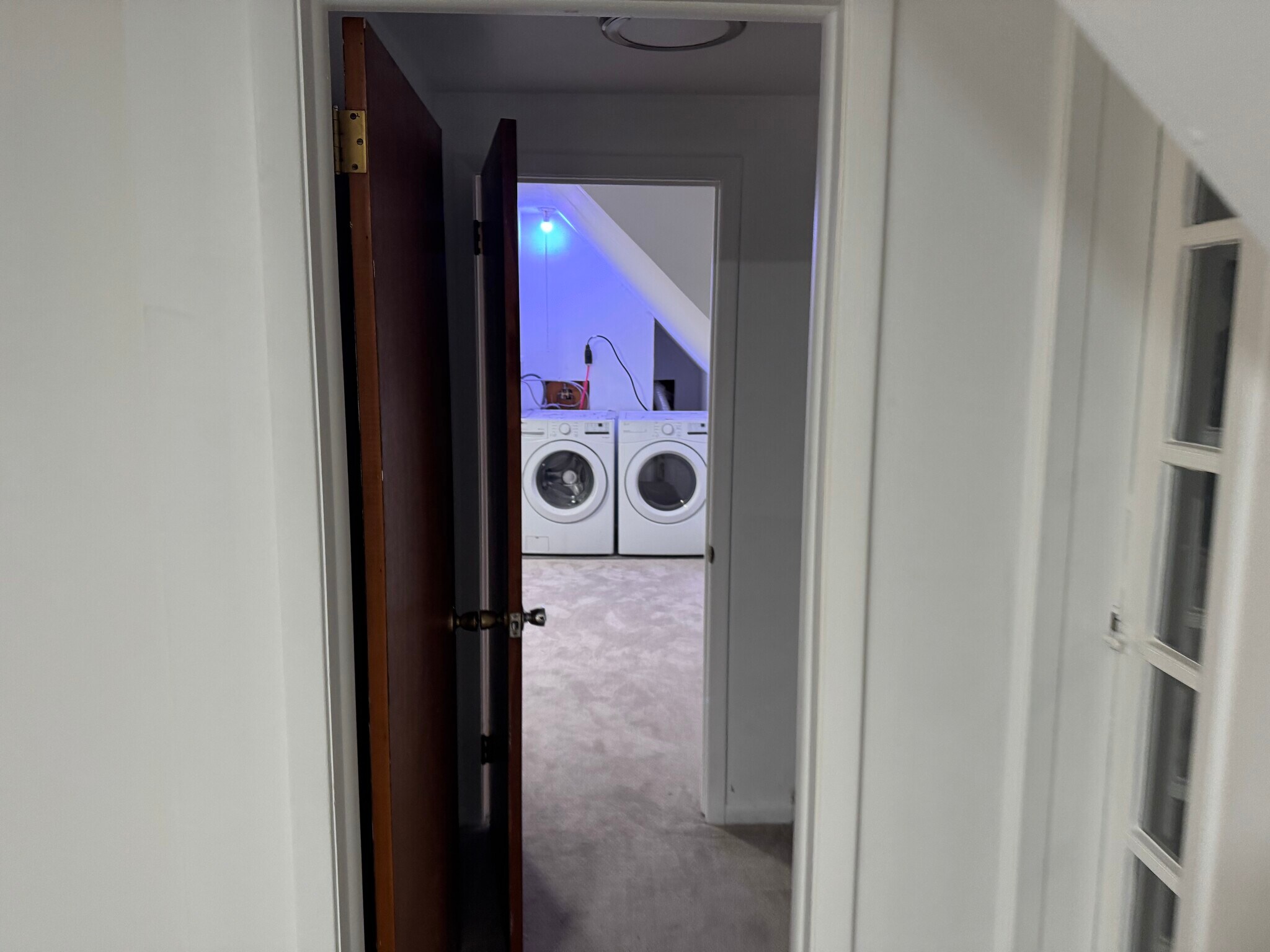 Building Photo - 520 Saratoga Rd