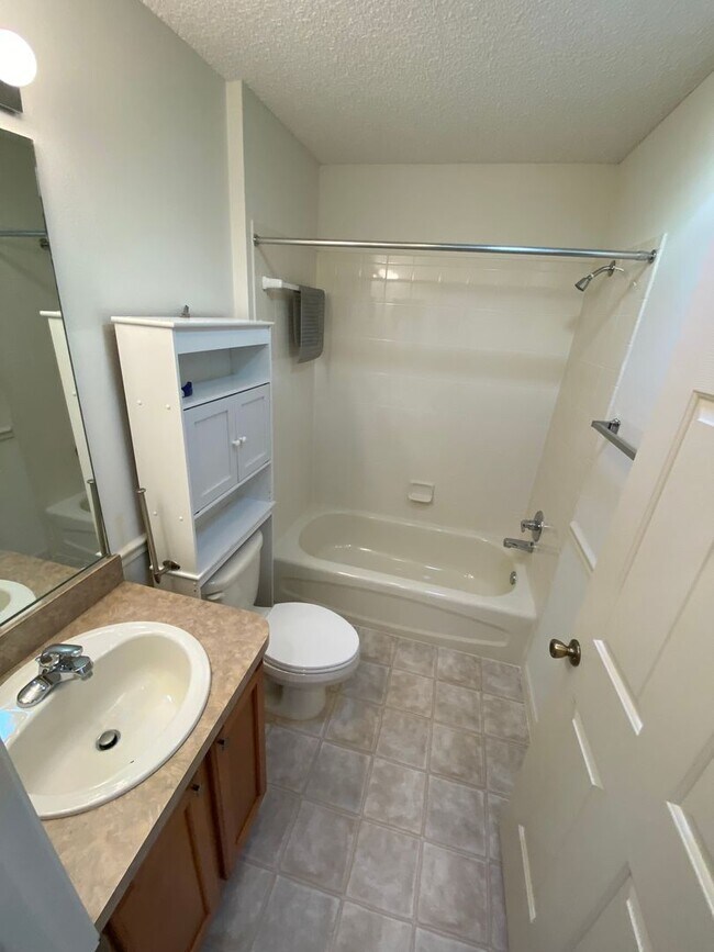 Building Photo - Beautiful 3 + 2 Fully Furnished/Turnkey AN...