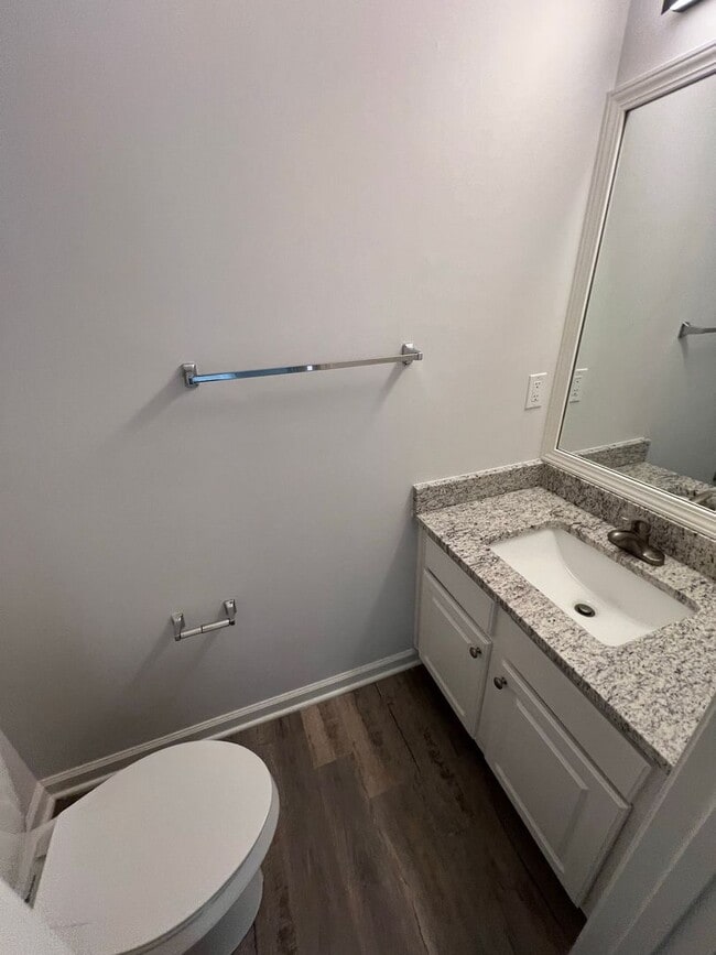 Building Photo - NOW READY! 3 bed 2.5 bath townhome in Duluth!