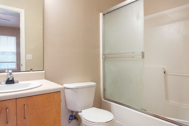 Building Photo - 2403 Hartsfield Rd