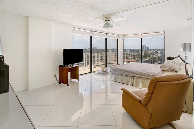 Building Photo - 290 174th St St