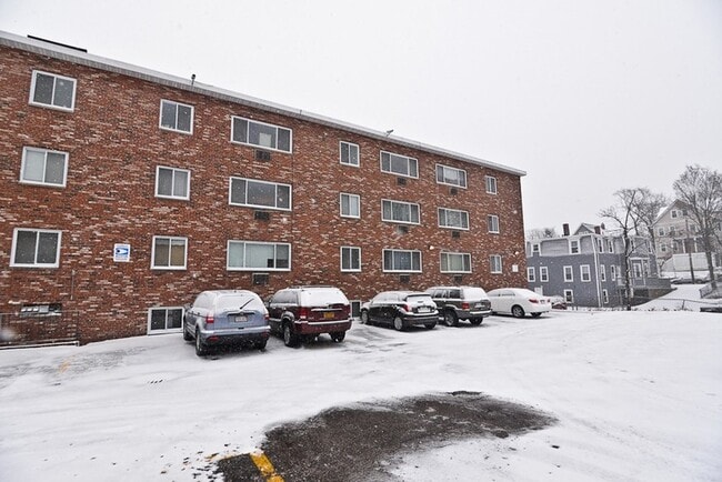 Building Photo - 20 Radcliffe Rd