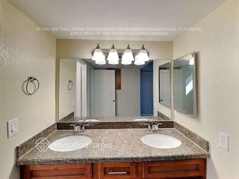 Building Photo - 11320 N 82nd Ave