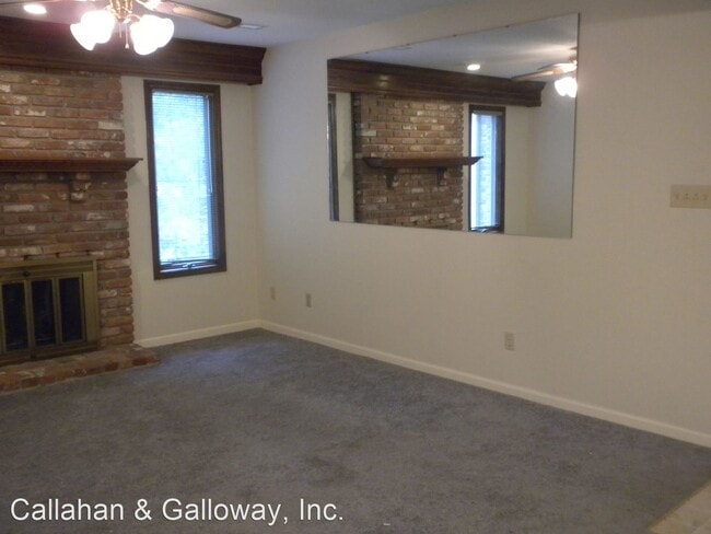 Building Photo - 104 E Green Meadows Rd