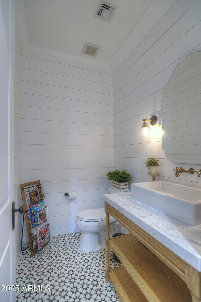 Building Photo - 4535 E Calle Ventura