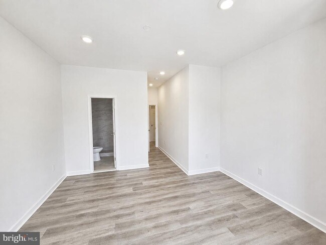 Building Photo - 4031 Park Heights Ave
