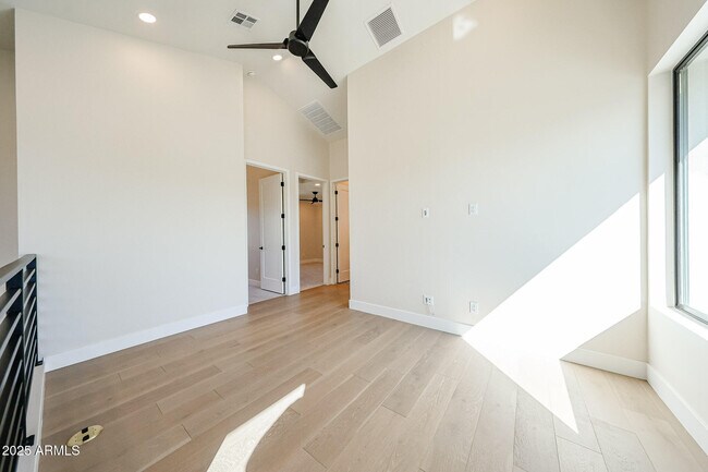 Building Photo - 6314 N 10th Dr