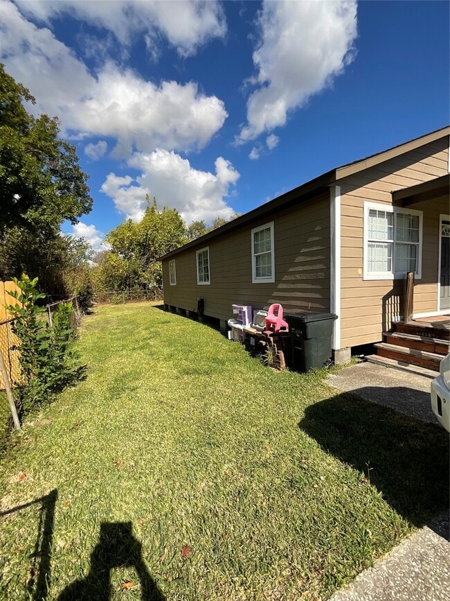 Building Photo - 2515 Harris St