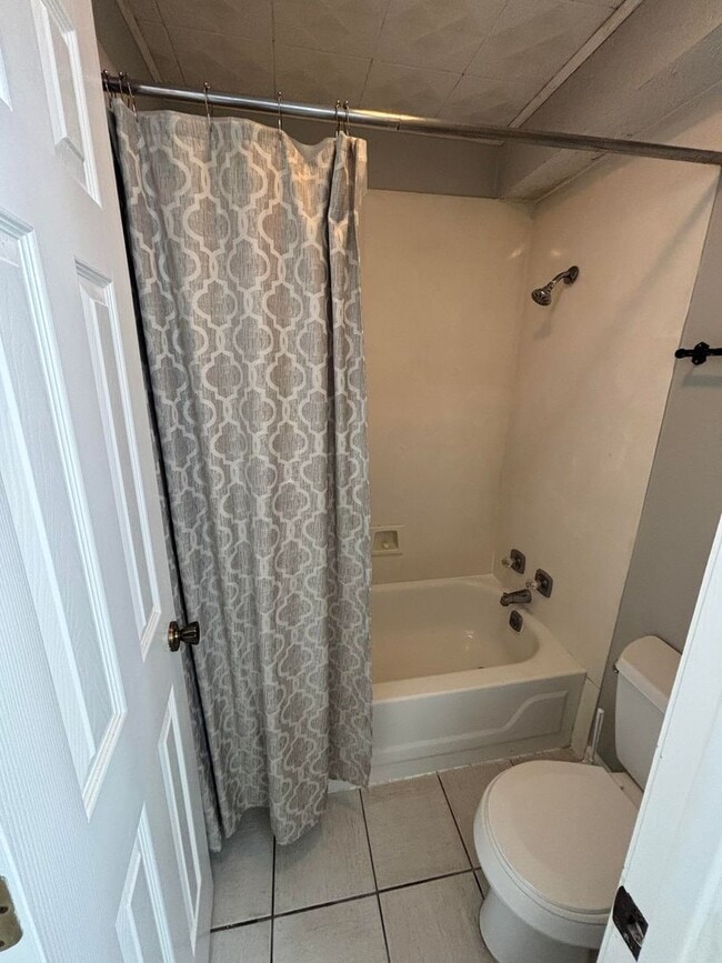 Building Photo - 326 Stoney Creek Ave