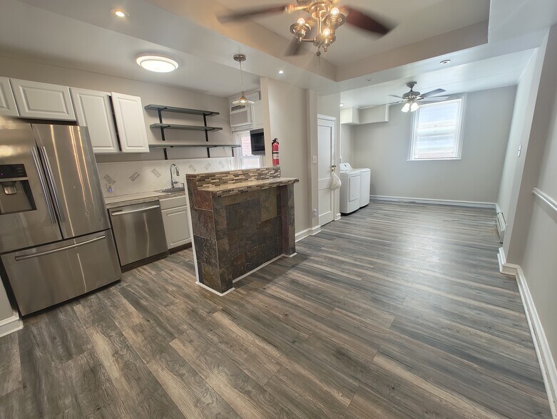 Kitchen/Dining/Laundry - 1624 E Mayland St