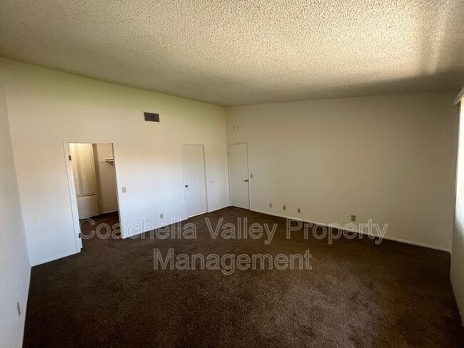 Building Photo - 567 N Hermosa Dr