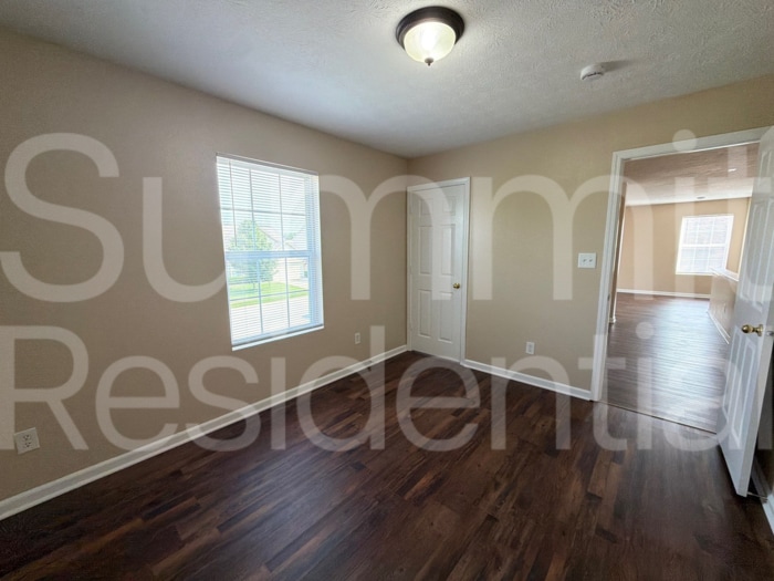 Building Photo - 8005 Harshaw Dr