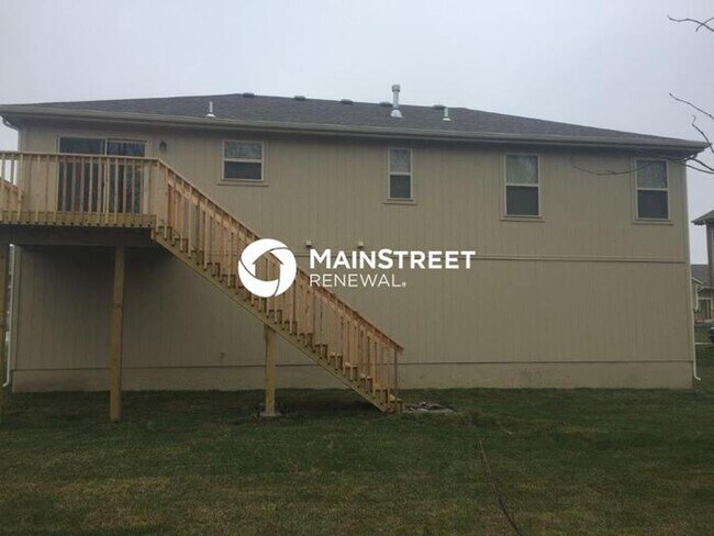 Building Photo - 4 Bedroom Pet-Friendly Home in Louisburg, KS with Main Street Renewal