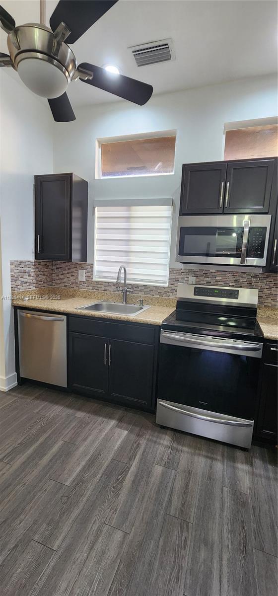 Building Photo - 9660 W Elm Ln