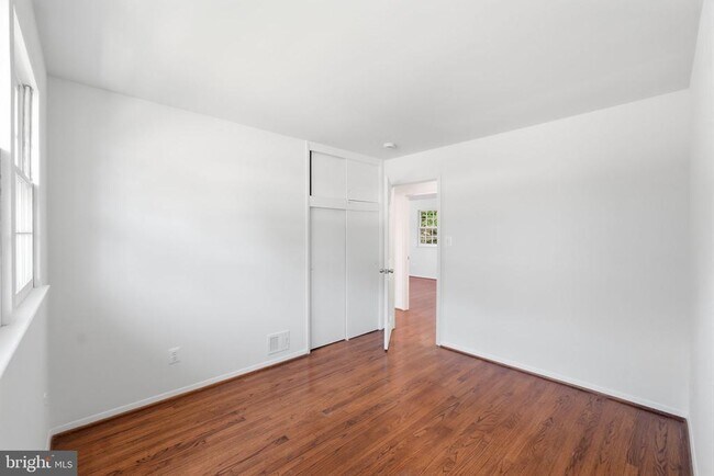 Building Photo - 8009 Gosport Ln