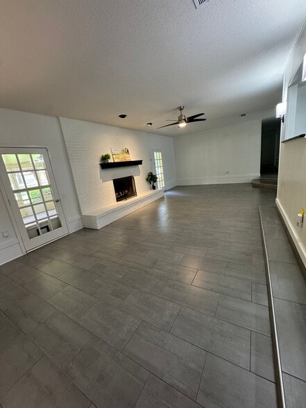 Building Photo - 2598 Clark Ln